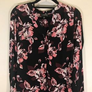 🌵The Limited V-Neck Blouse